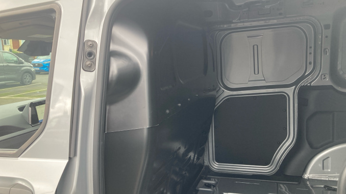 Ford Transit Courier Diesel 1.5 EcoBlue Trend Van - Image 18